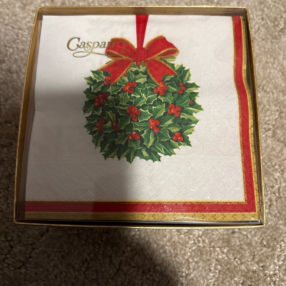 Caspari Kissing Ball White Xmas  40 Triple Ply Cocktail Napkins (10x10)